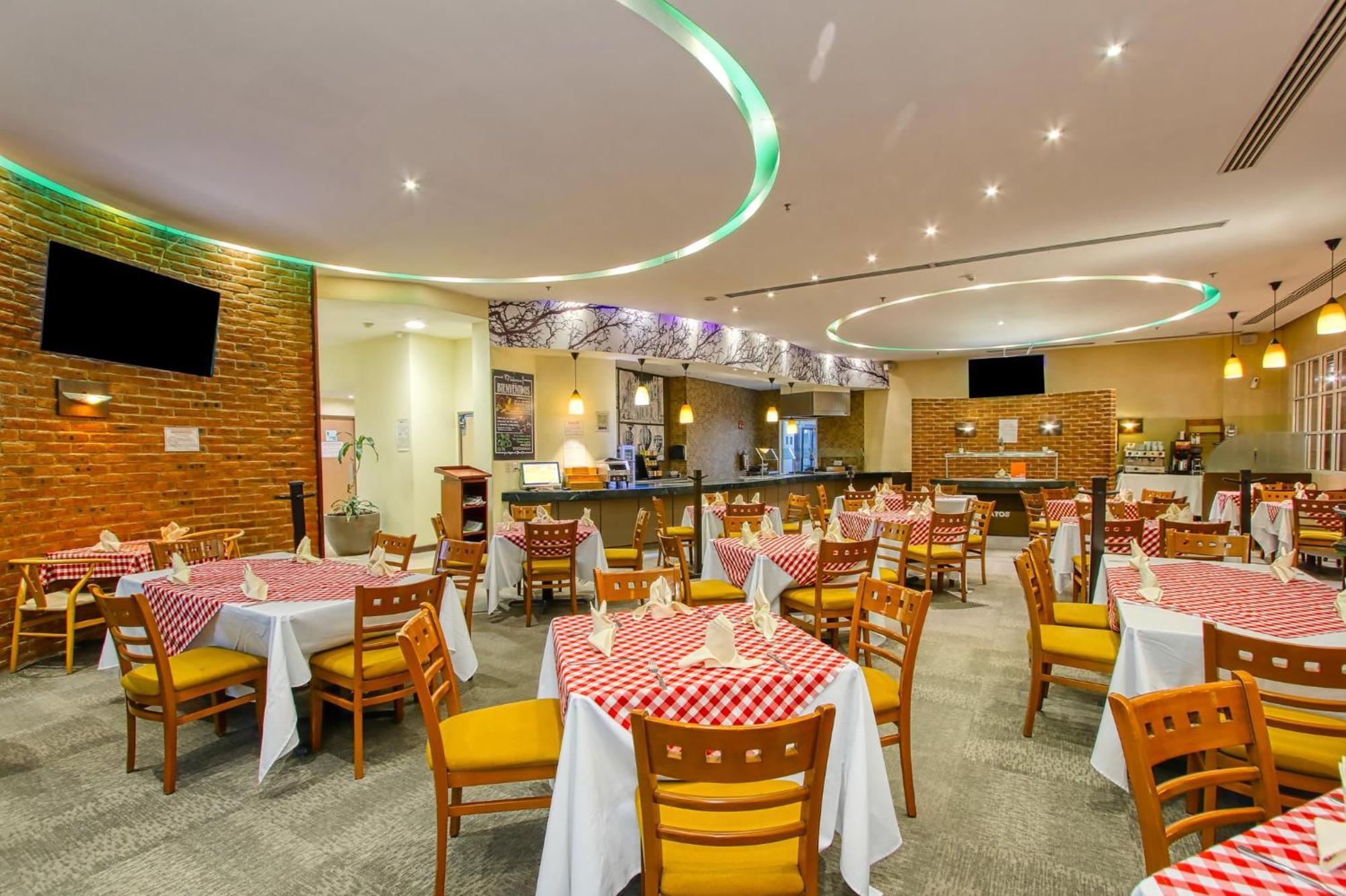 Holiday Inn Leon-Convention Center By Ihg Buitenkant foto